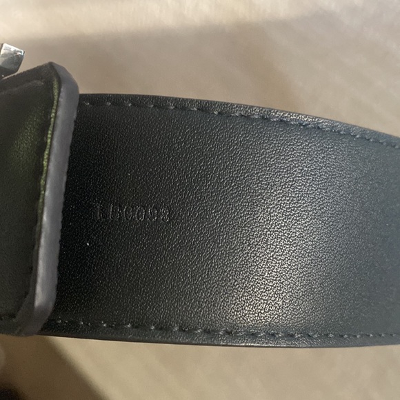 Louis Vuitton Marble 40MM Reversible Belt - Picture 7 of 8